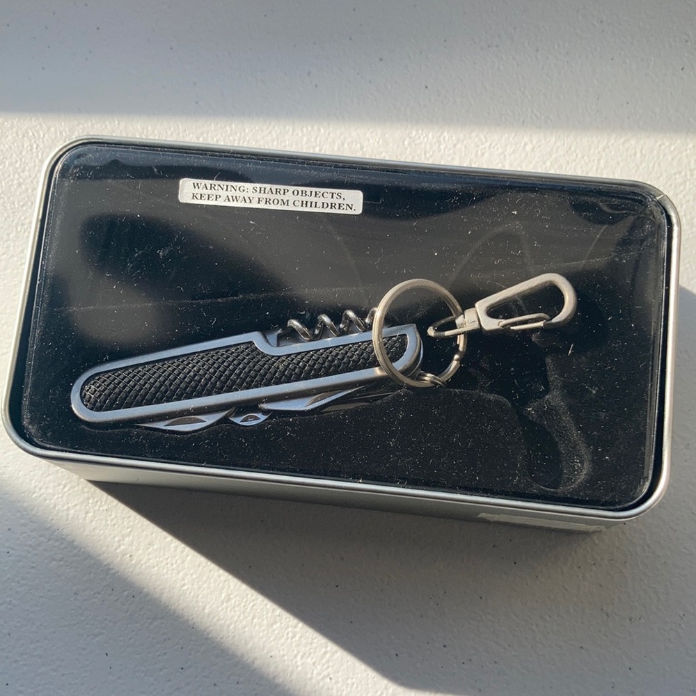 3/$18 New in box Multi tool keychain - Picture 5 of 11